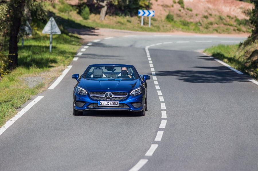 Mercedes-Benz SLC300 2016 года  (фото 15 из 22)